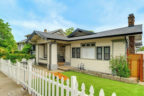 Steps to Main St! Restored Sonora Bungalow w/ Yard