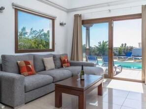 TV - VILLA ALBA by Interhome (Playa Blanca)