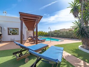 Pool - VILLA ALEGRIA by Interhome (Playa Blanca)