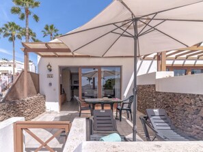 Outdoor dining - PLAYA FLAMINGO C by Interhome (Playa Blanca)