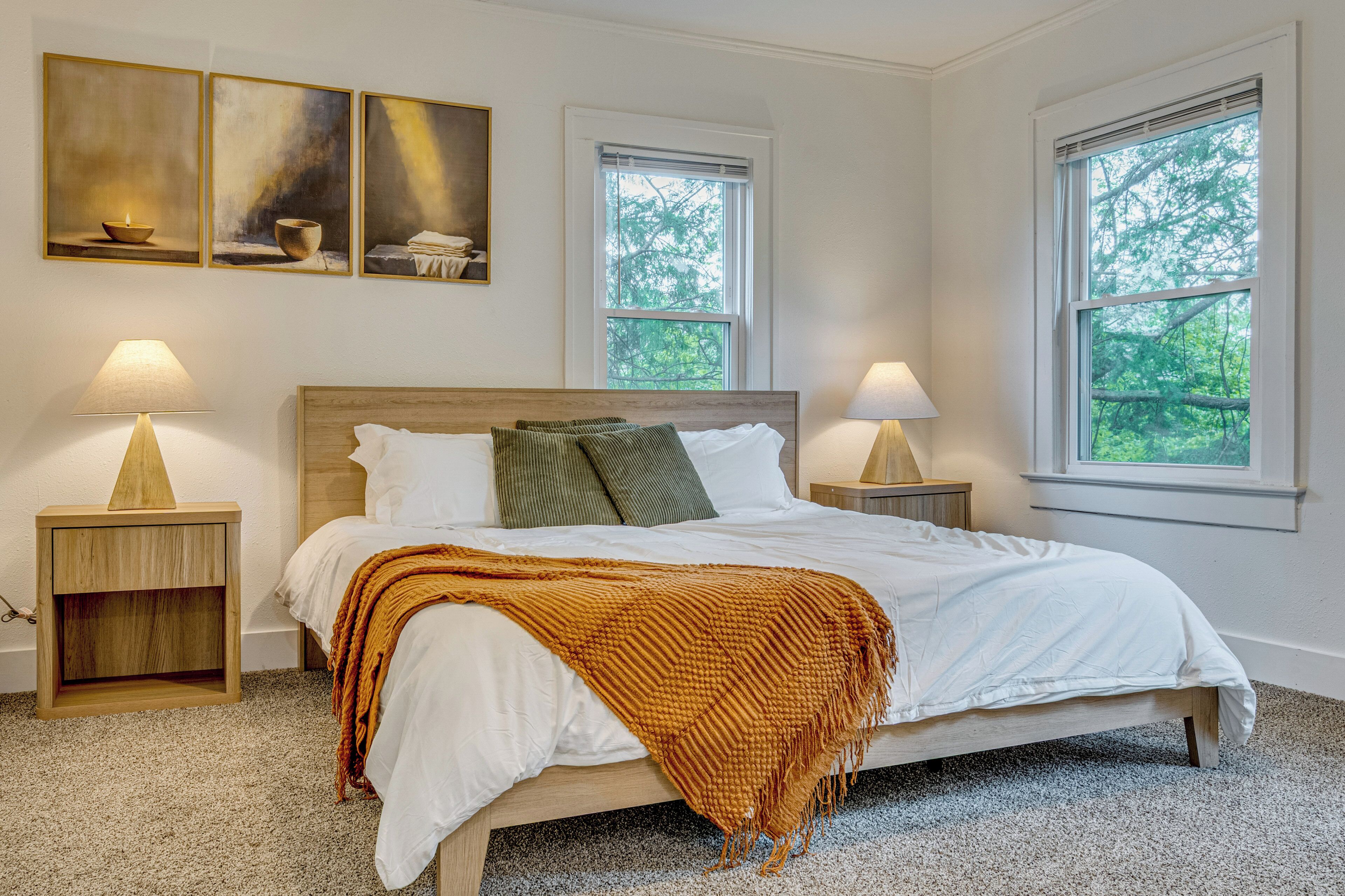 6 Schlafzimmer, Schreibtisch, Bettwäsche