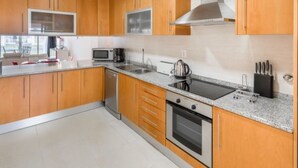 Fridge, microwave, oven, dishwasher - Fuseta Formosa Village by Interhome (Moncarapacho/Olhão)
