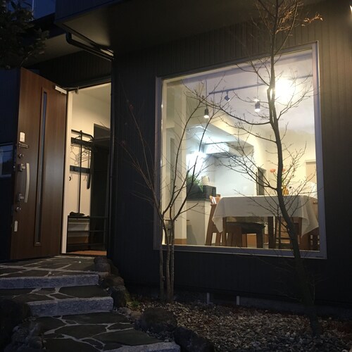 2 minute walk to the hot spring, with a view of the lighthouse on Enoshima Island, this is the vacation home in Inamuragasaki, Kamakura prepared just for you.