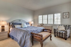 Iron/ironing board, Internet, bed sheets - Relax Poolside! Golfer's Paradise in Palm Desert (Palm Desert)