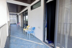 Huvila, näköala laaksoon | Terassi/patio