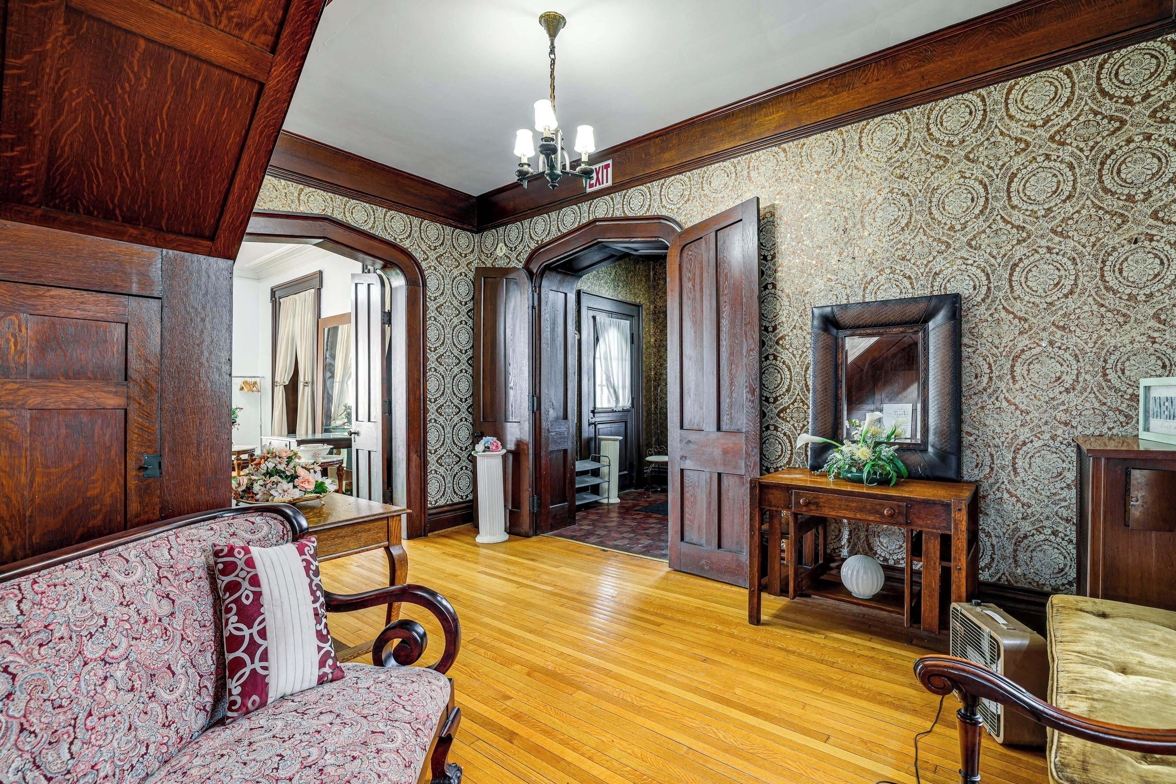 Historic Victorian Cottage, 1 Mi To Niagara Falls - Niagara Falls