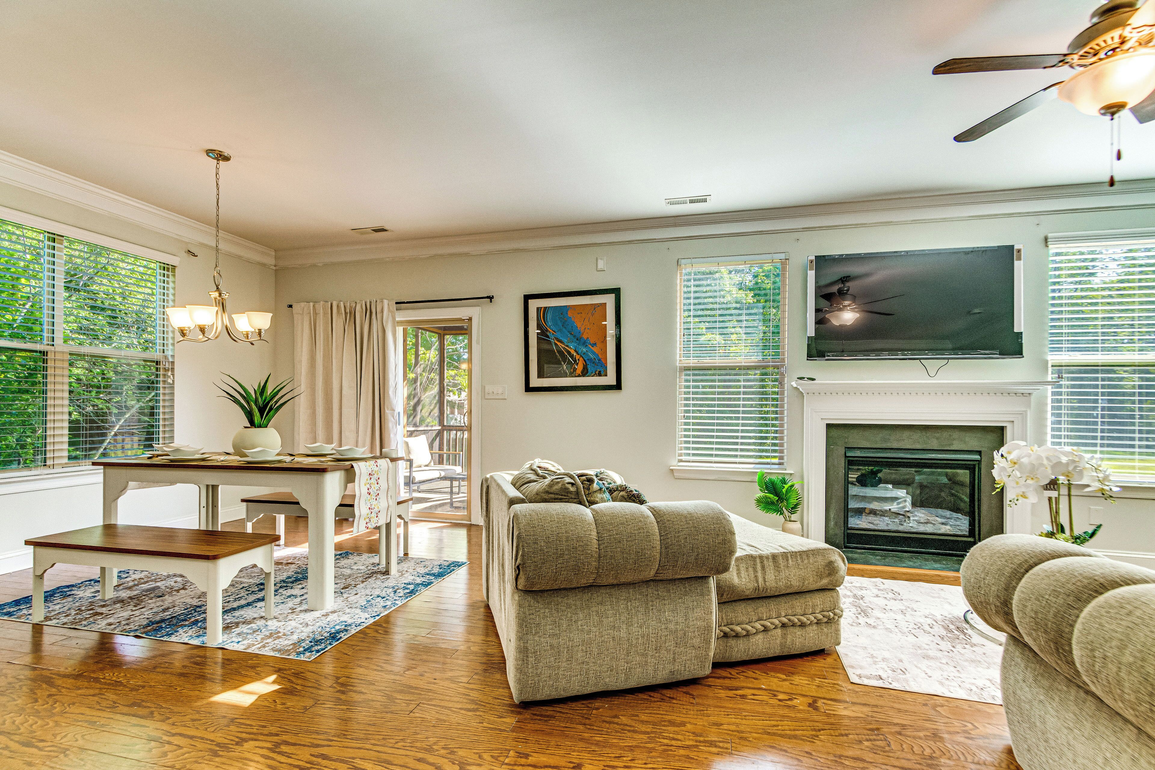 Quiet & Spacious Family Retreat, 12 Mi To Raleigh - Raleigh, NC