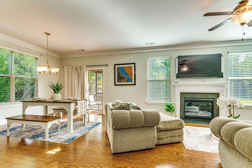 Quiet & Spacious Family Retreat, 12 Mi To Raleigh - Raleigh, NC