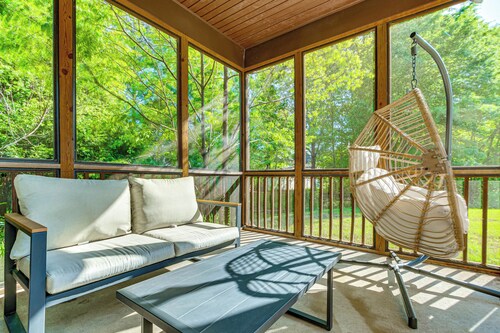 Quiet & Spacious Family Retreat, 12 Mi to Raleigh
