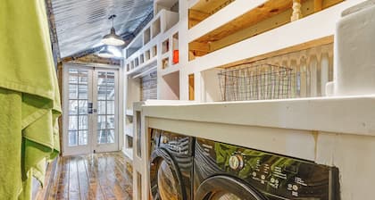 Walk to Granbury Square & Beach! 'Texas Cottage'