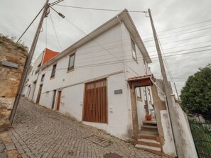 House - PORTO WINDOW TERRACE HOUSE by VACATIONY by Interhome (Porto)