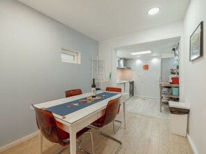 Kitchen / Dining Room - PORTO WINDOW TERRACE HOUSE by VACATIONY by Interhome (Porto)