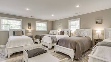 4 bedrooms, desk, iron/ironing board, travel crib