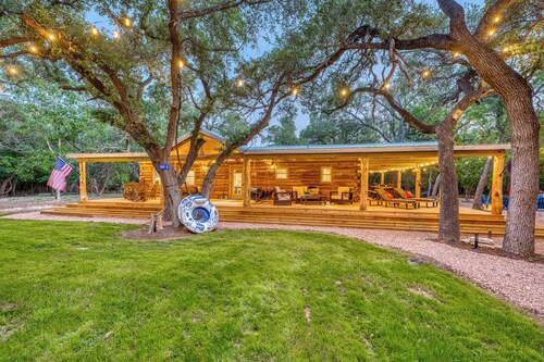 Ultimate Riverfront Retreat! Blanco Family Cabin