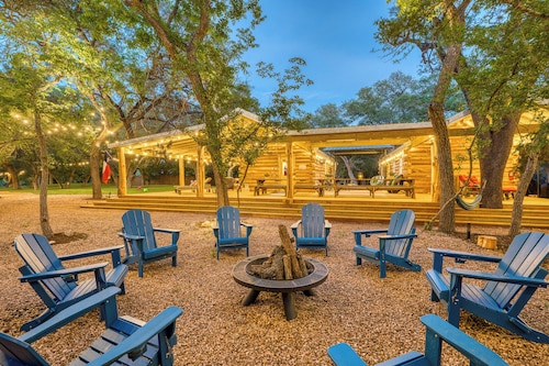 Ultimate Riverfront Retreat! Blanco Family Cabin