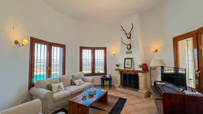 TV - Villa with views in Monte Pego 8P (Pego)