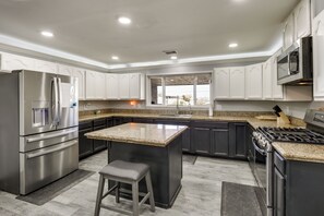 Fridge, microwave, stovetop, coffee/tea maker - Yard w/ BBQ Gazebo: Home Near Fort Bliss & Hiking (El Paso)