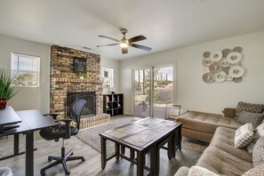 TV, books - Yard w/ BBQ Gazebo: Home Near Fort Bliss & Hiking (El Paso)