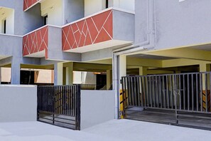 Exterior - Super Sathyabama Sithalapakkam Formerly Srinivasa Reside (Chennai)