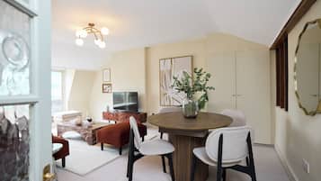 Apartment | Dining