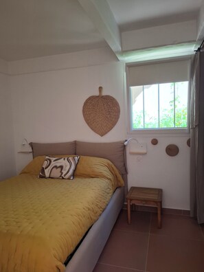 1 dormitorio, tabla de planchar con plancha, wifi