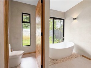 Shower, towels, soap, toilet paper - A Secluded Modern Villa with Private Pool, Jungle Oasis Bathtub & Beach Access (puerto viejo de talamanca)