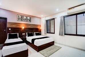 Room - DeluxeHotel Parjaat Residency (Dehradun)