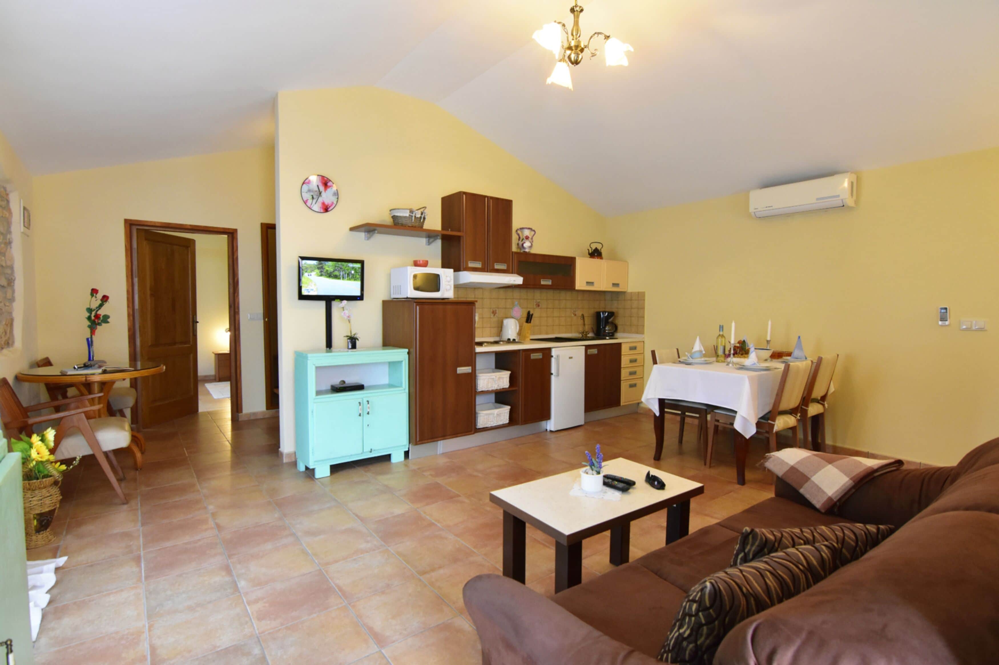 Appartement, 1 chambre, fumeurs, balcon | Salle de séjour