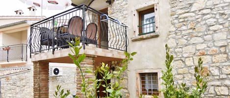 Apartment, 1 Bedroom, Smoking, Balcony | Exterior