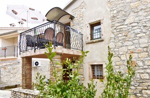 Apartment, 1 Bedroom, Smoking, Balcony | Exterior - Bright Stay With Shared Pool & BBQ in Tar (Tar-Vabriga)