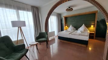 Superior Double Room | In-room safe, iron/ironing board, free WiFi