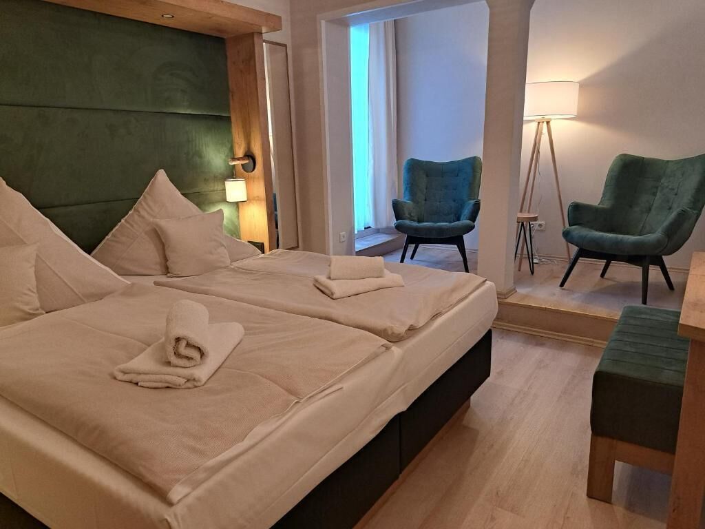 Single Room | In-room safe, iron/ironing board, free WiFi