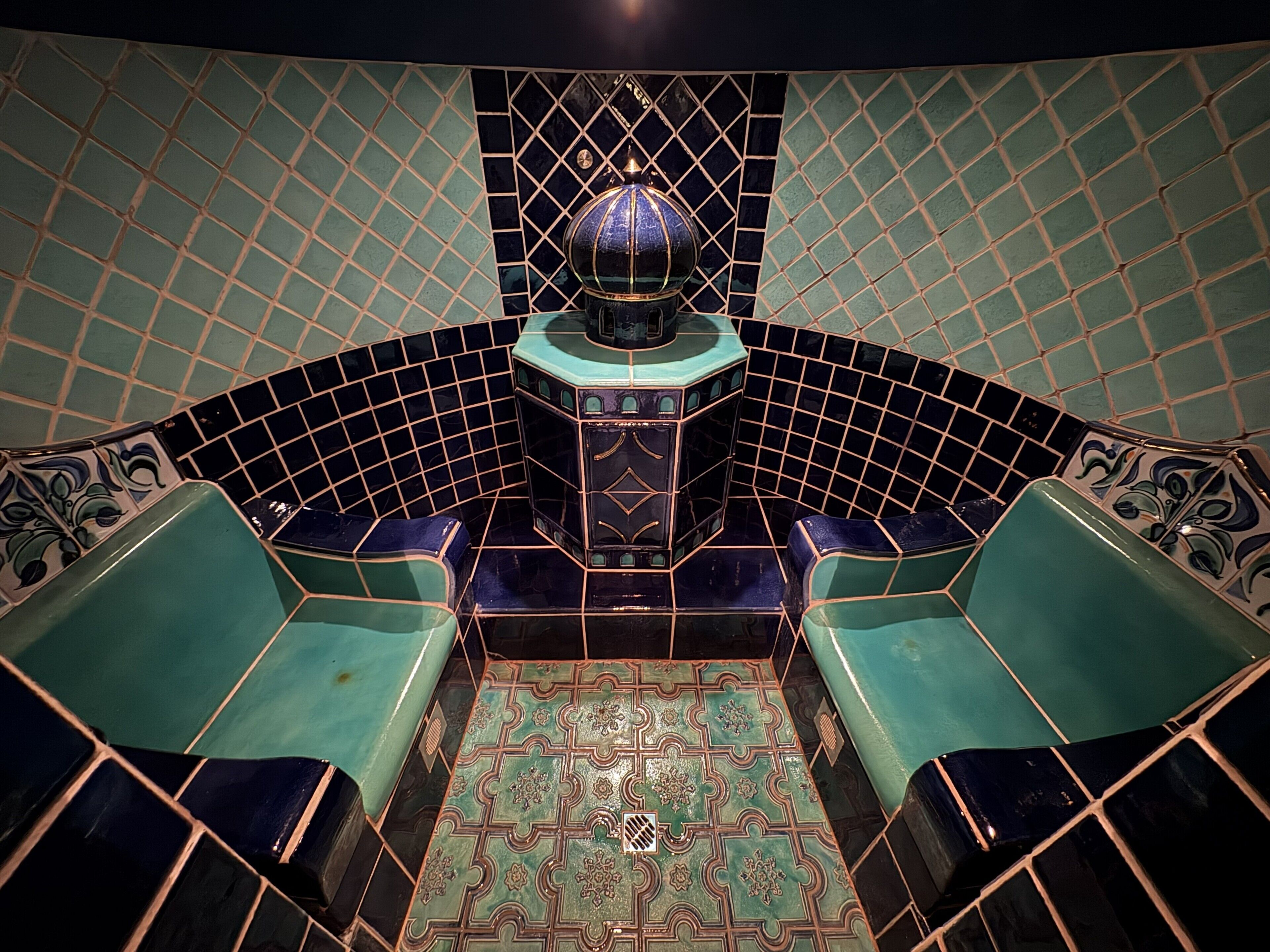 Sauna, steam room, Turkish bath/hammam, body treatments