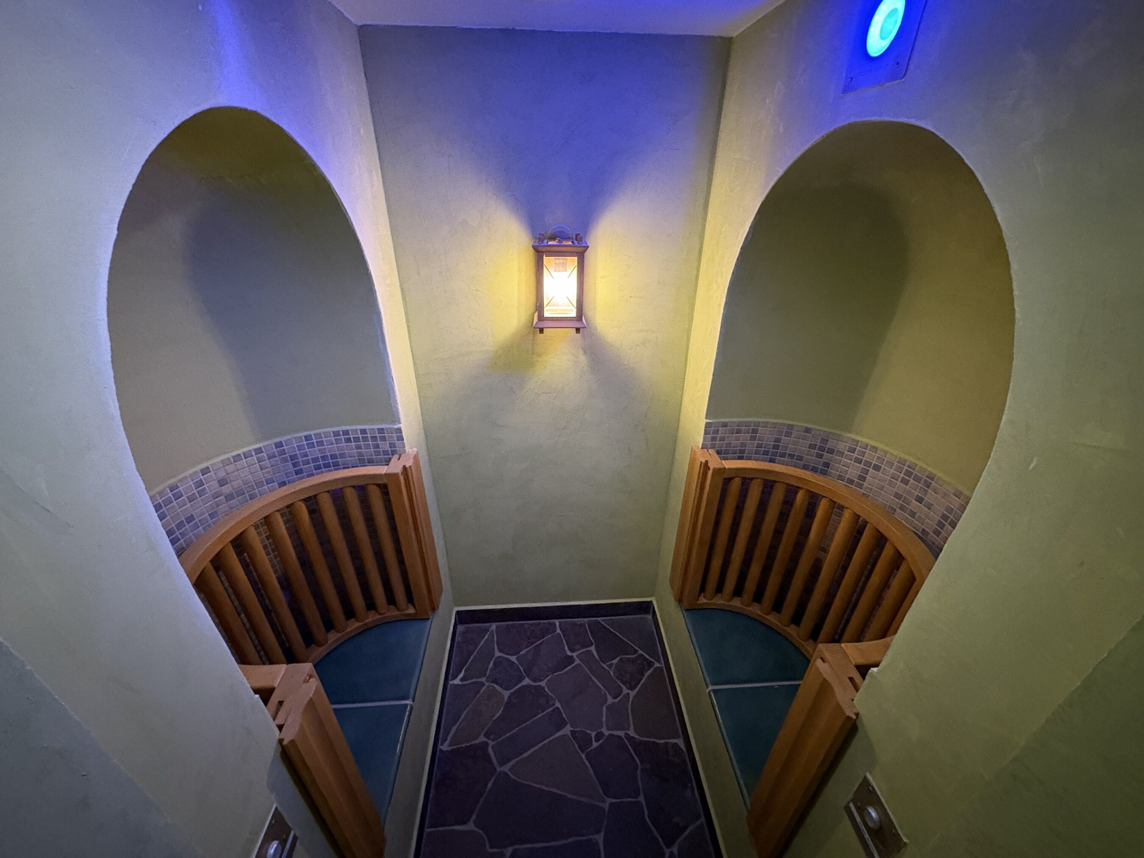 Sauna, steam room, Turkish bath/hammam, body treatments