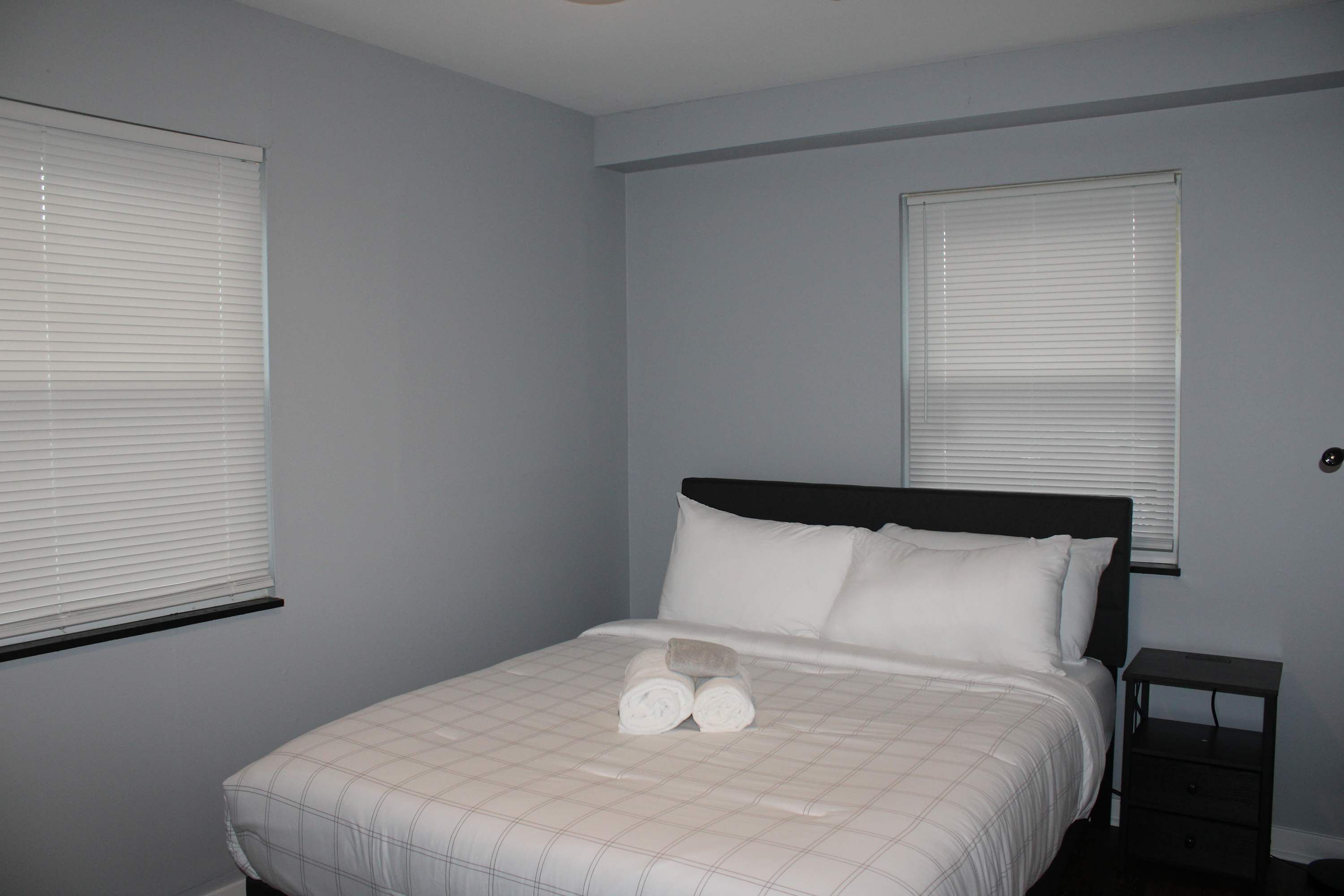 1 bedroom, desk, WiFi, bed sheets