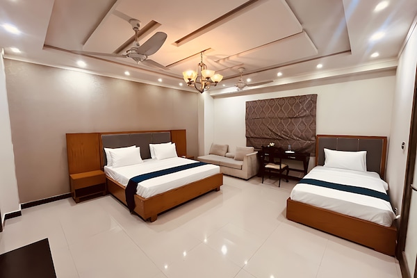 Deluxe Room | Free WiFi, bed sheets