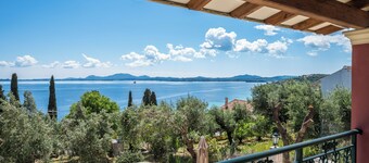 Villas Lithos & Petra with Private Pool and Seaview Terrace by Konnect