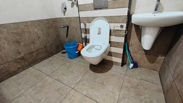 Deluxe Room | Bathroom