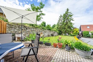 Outdoor dining - Ground Floor Apartment (Lichtenau)