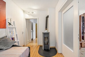 1 bedroom, iron/ironing board, WiFi, bed sheets - Ground Floor Apartment (Lichtenau)