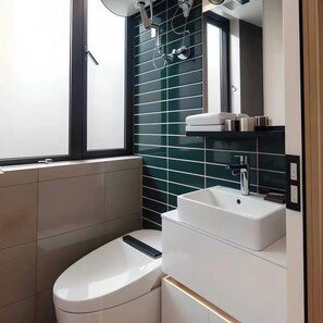 Comfort-Doppelzimmer, Stadtblick | Badezimmer