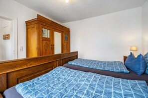 1 bedroom, WiFi, bed sheets - Upstairs Apartment in Husen’s Altenautal, Near Paderborn (Lichtenau)