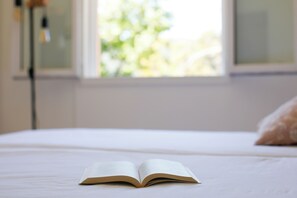 4 bedrooms, iron/ironing board, travel cot, free WiFi - Sea View | Quiet & Green | 8 People | Air Conditioning & BBQ (Hyères)