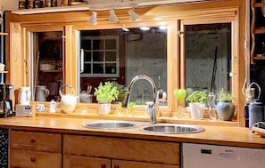 Fridge, oven, stovetop, dishwasher - 2 bedroom awesome home in Farsund (Farsund)
