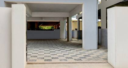 Deluxe Hotel Nakshatra