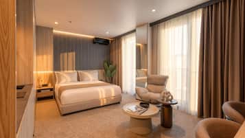 Business-Doppelzimmer, Balkon, Meerblick | Betten mit Memory-Foam-Matratzen, Zimmersafe, schallisolierte Zimmer