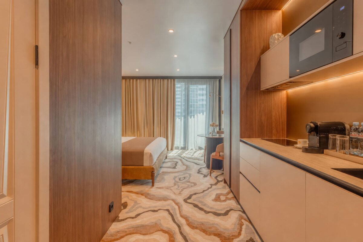 Deluxe Room, Sea View | Private kitchenette | Espresso maker, coffee/tea maker, microwave, stovetop