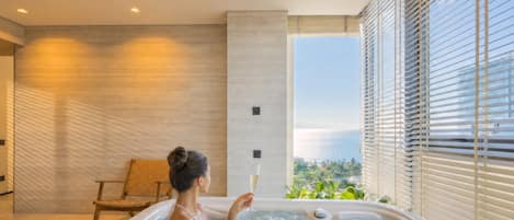 Presidential Suite, Sea View | Deep soaking bathtub