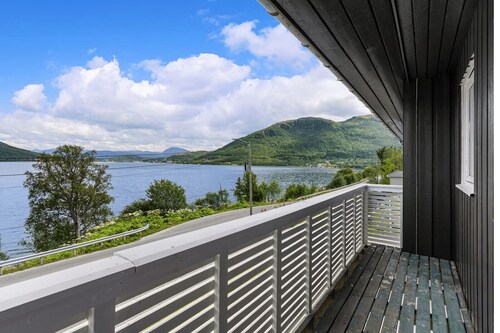 Gemütliches Haus mit toller Aussicht mitten in der Natur in der Nähe von Tromsø
