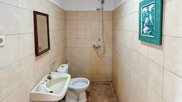 Standard Room | Bathroom